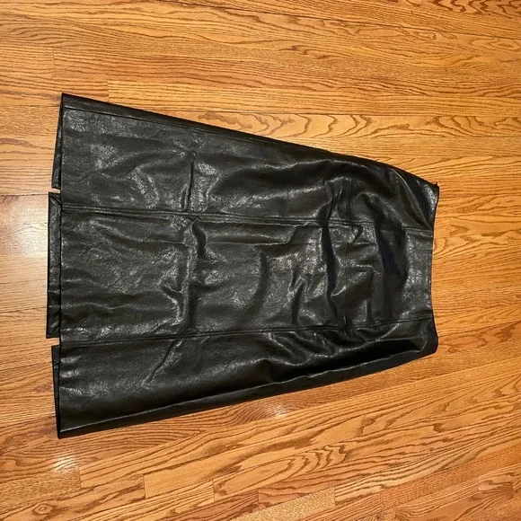 Modern Citizen Rama Front-Vent Vegan Leather Skirt - Black - 1X $162 - Picture 6 of 7